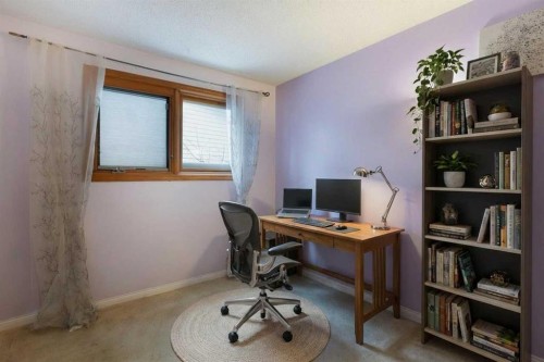 11 Ridgebrook Drive Sw, Airdrie, AB - Indoor Photo Showing Office