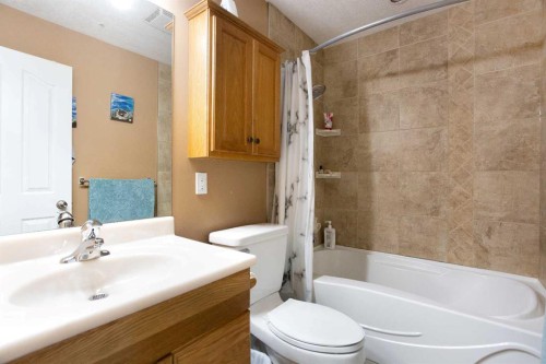 11 Ridgebrook Drive Sw, Airdrie, AB - Indoor Photo Showing Bathroom
