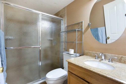 11 Ridgebrook Drive Sw, Airdrie, AB - Indoor Photo Showing Bathroom