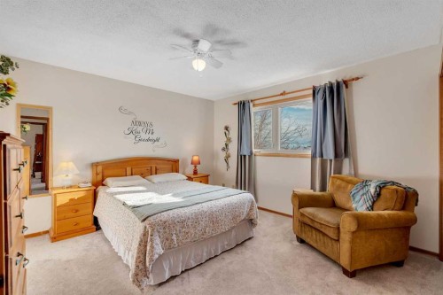 244 Ranchridge Court Nw, Calgary, AB - Indoor Photo Showing Bedroom