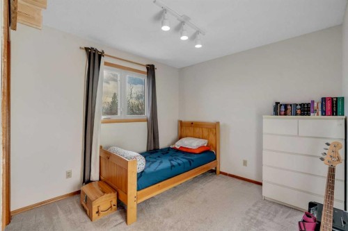 244 Ranchridge Court Nw, Calgary, AB - Indoor Photo Showing Bedroom