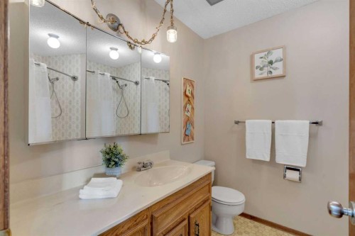 244 Ranchridge Court Nw, Calgary, AB - Indoor Photo Showing Bathroom