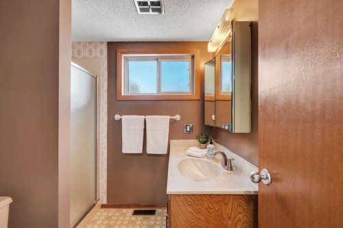 244 Ranchridge Court Nw, Calgary, AB - Indoor Photo Showing Bathroom