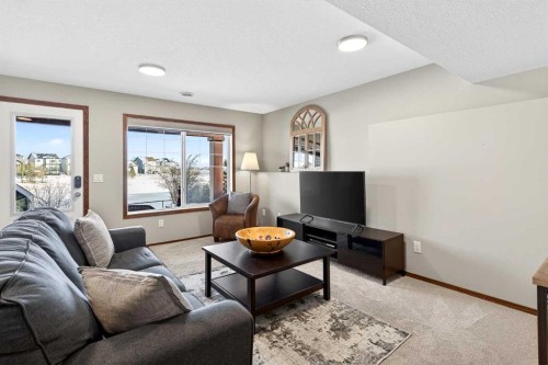 228 Sagewood Landing Sw, Airdrie, AB - Indoor Photo Showing Living Room