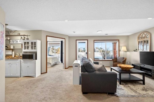 228 Sagewood Landing Sw, Airdrie, AB - Indoor Photo Showing Living Room