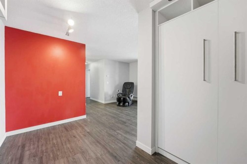 707-4944 Dalton Drive Nw, Calgary, AB - Indoor Photo Showing Other Room