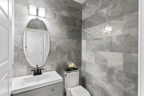 49 Legacy Glen Circle Se, Calgary, AB - Indoor Photo Showing Bathroom