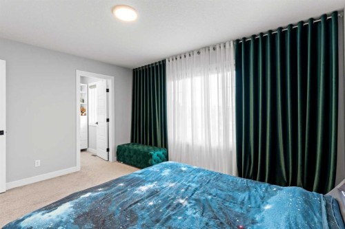 49 Legacy Glen Circle Se, Calgary, AB - Indoor Photo Showing Bedroom