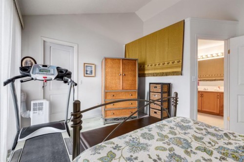 809-1997 Sirocco Drive Sw, Calgary, AB - Indoor Photo Showing Bedroom