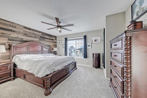 300 Marquis Heights Se, Calgary, AB - Indoor Photo Showing Bedroom