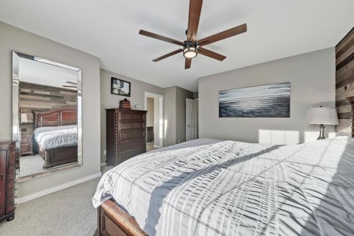 300 Marquis Heights Se, Calgary, AB - Indoor Photo Showing Bedroom