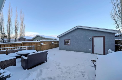 300 Marquis Heights Se, Calgary, AB - Outdoor With Exterior
