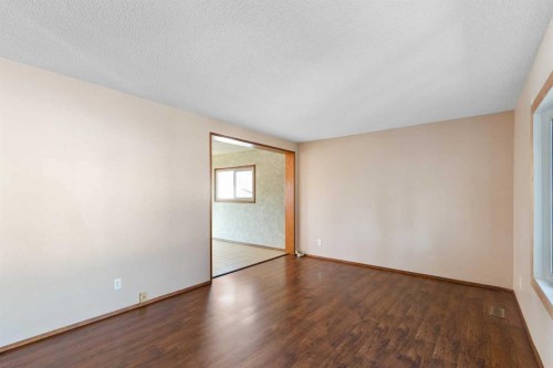 125 Big Springs Drive, Airdrie, AB - Indoor Photo Showing Other Room