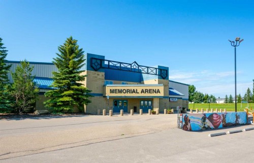 1001A Highway 2A, Carstairs, AB 