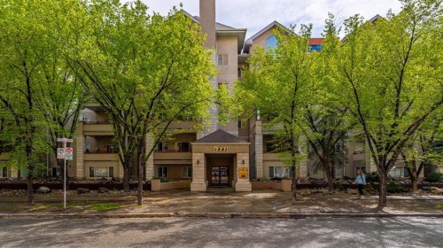 109-777 3 Avenue Sw, Calgary, AB - Outdoor With Facade