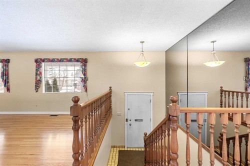 10727 Mapleglen Crescent Se, Calgary, AB - Indoor Photo Showing Other Room