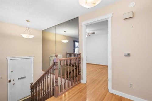 10727 Mapleglen Crescent Se, Calgary, AB - Indoor Photo Showing Other Room