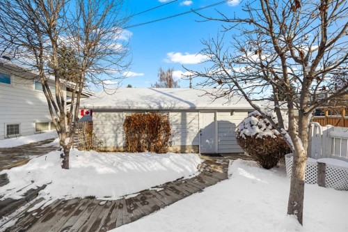 10727 Mapleglen Crescent Se, Calgary, AB - Outdoor