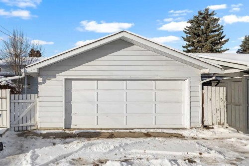 10727 Mapleglen Crescent Se, Calgary, AB - Outdoor