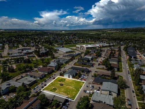 4320 75 Street Nw, Calgary, AB 