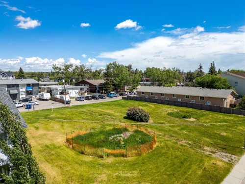 4320 75 Street Nw, Calgary, AB 