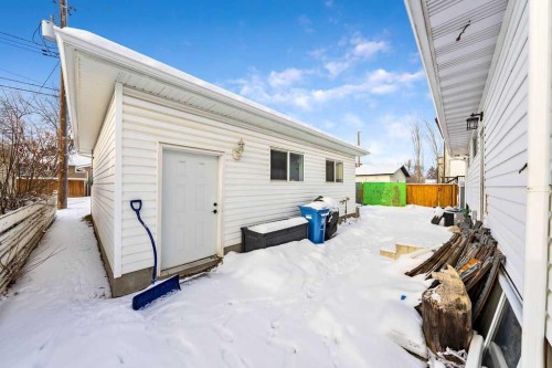 88 Westminster Drive Sw, Calgary, AB - Outdoor With Exterior