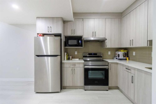 61 Savanna Link Ne, Calgary, AB - Indoor Photo Showing Kitchen