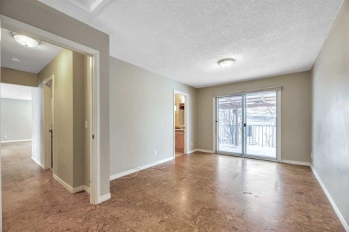 124 Deercrest Close Se, Calgary, AB - Indoor Photo Showing Other Room
