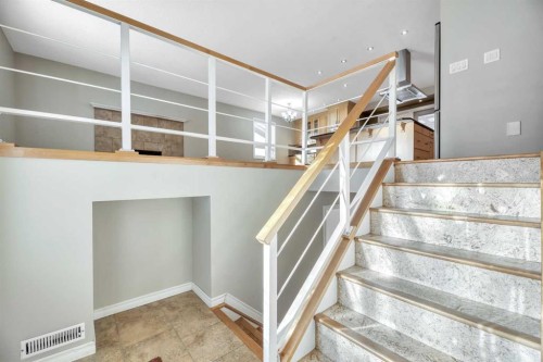 124 Deercrest Close Se, Calgary, AB - Indoor Photo Showing Other Room