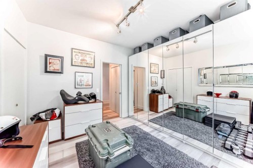 201-2124 17 Street, Calgary, AB - Indoor