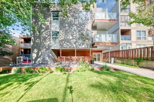 201-2124 17 Street, Calgary, AB - Outdoor