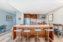 201-2124 17 Street  Calgary, AB T2T 4M4