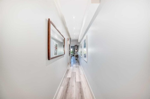 201-2124 17 Street, Calgary, AB - Indoor Photo Showing Other Room