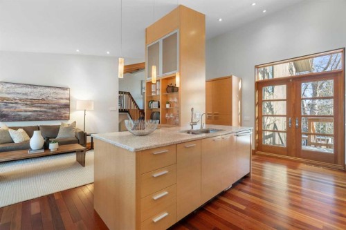 211 Coach Side Road Sw, Calgary, AB - Indoor