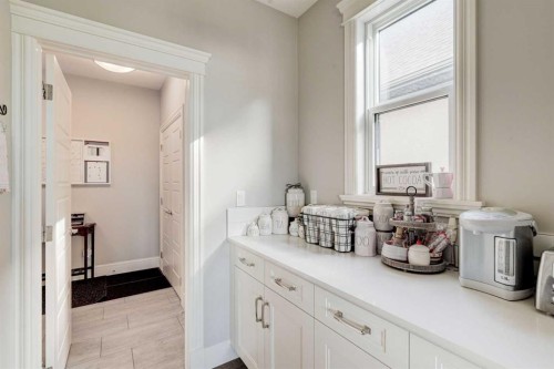 147 Legacy Mount Se, Calgary, AB - Indoor Photo Showing Laundry Room