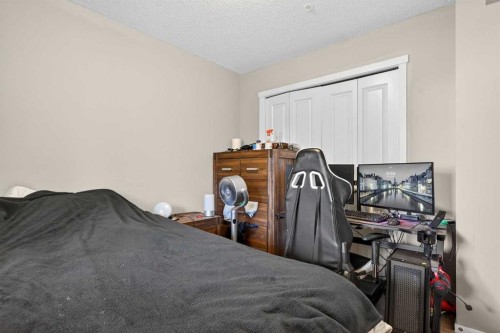 310-18122 77 Street Nw, Edmonton, AB - Indoor Photo Showing Bedroom