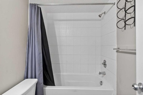 310-18122 77 Street Nw, Edmonton, AB - Indoor Photo Showing Bathroom