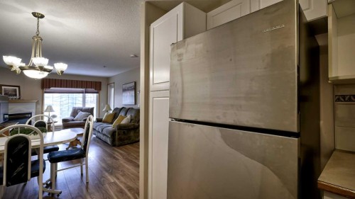 211-728 Country Hills Road Nw, Calgary, AB - Indoor