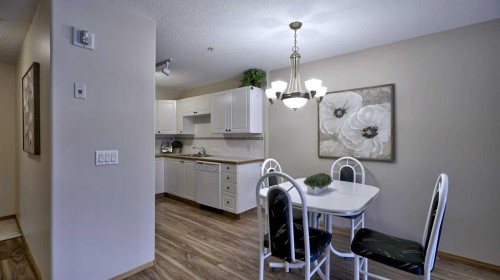 211-728 Country Hills Road Nw, Calgary, AB - Indoor