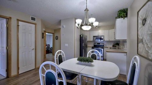 211-728 Country Hills Road Nw, Calgary, AB - Indoor Photo Showing Dining Room