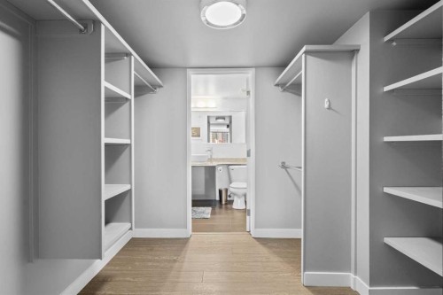 1602-188 15 Avenue Sw, Calgary, AB - Indoor With Storage