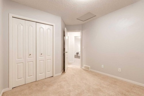 120 New Brighton Lane Se, Calgary, AB - Indoor