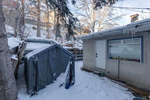 3615 1 Street Ne, Calgary, AB - Outdoor