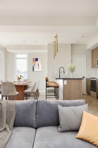 707-4270 Norford Avenue Nw, Calgary, AB - Indoor Photo Showing Living Room