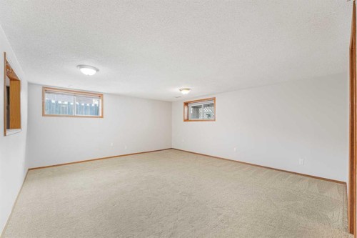 1852 Lynnover Road Se, Calgary, AB - Indoor Photo Showing Other Room