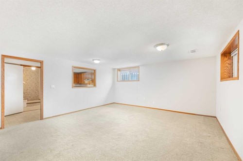 1852 Lynnover Road Se, Calgary, AB - Indoor Photo Showing Other Room