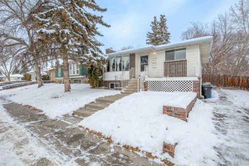 1852 Lynnover Road Se, Calgary, AB - Outdoor With Deck Patio Veranda