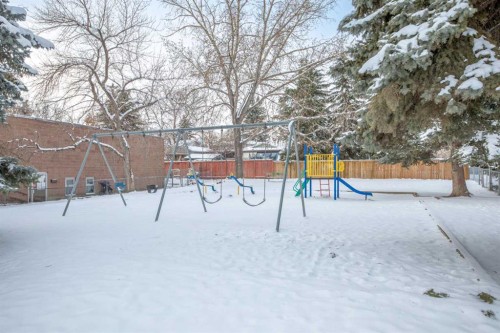 1852 Lynnover Road Se, Calgary, AB - Outdoor