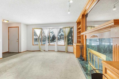 1852 Lynnover Road Se, Calgary, AB - Indoor Photo Showing Other Room