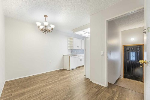1852 Lynnover Road Se, Calgary, AB - Indoor Photo Showing Other Room